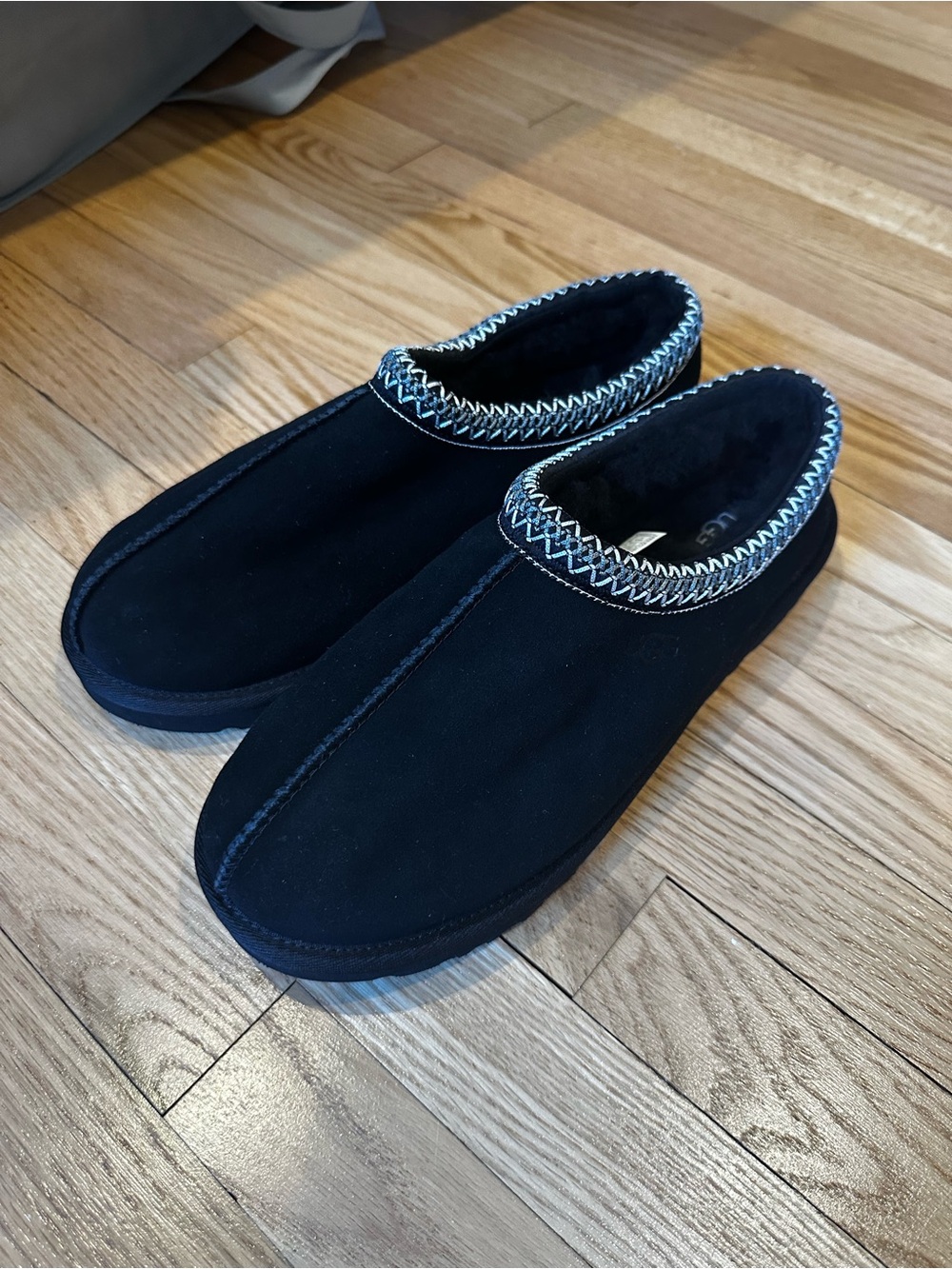 UGG Men’s Size 11 Tasman Slippers - Black